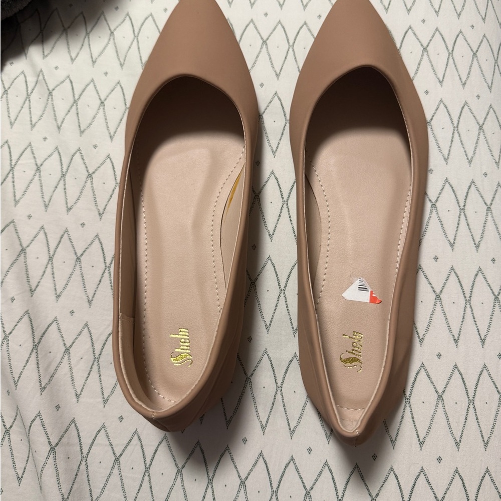 Stylish Tan Flats for Women